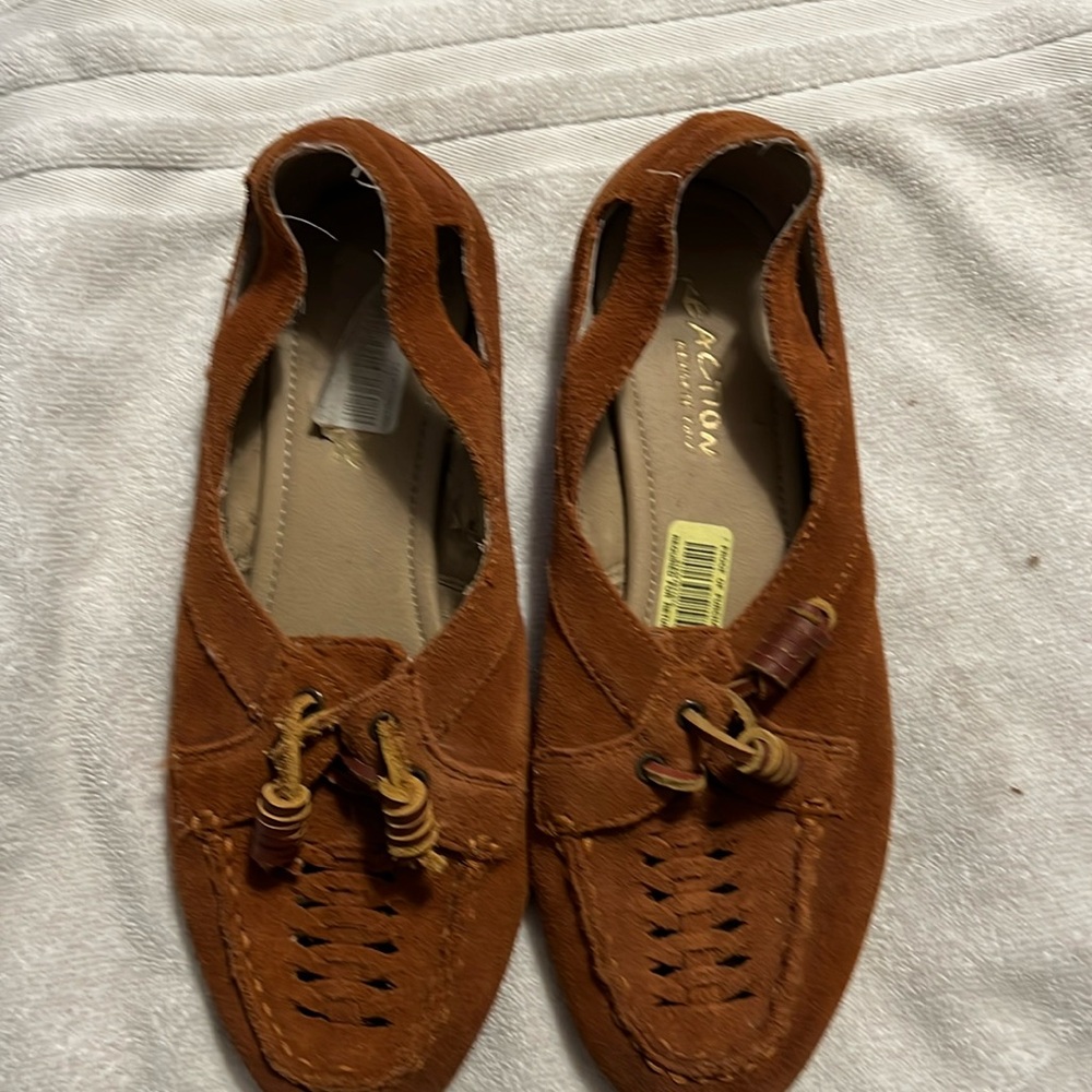 Reaction by Kenneth Cole  Suede Mocassin Sz 7.5 Cognac Casual Comfy Everyday,